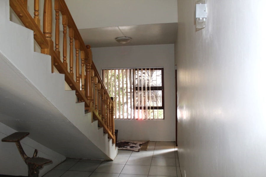 5 Bedroom Property for Sale in Wavecrest Eastern Cape